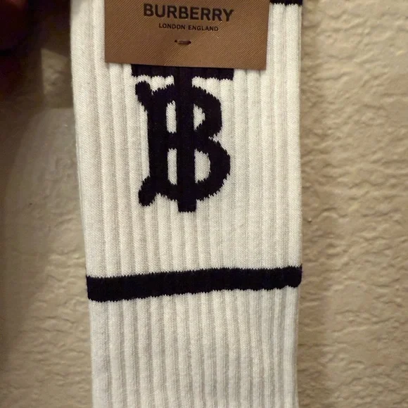 Burberry - Picture 3 of 5